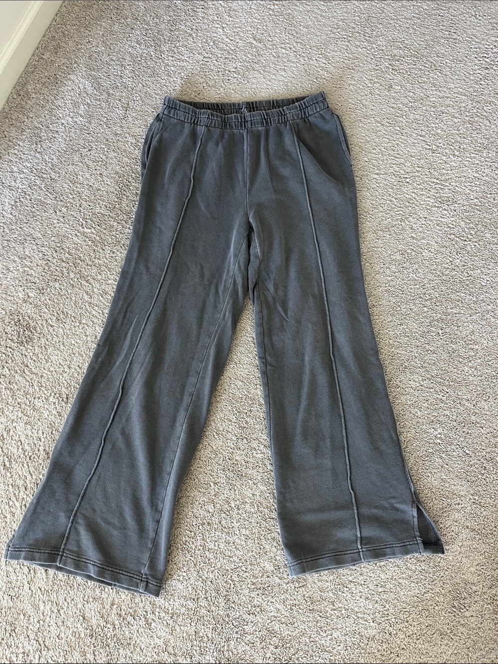 Aerie V-Neck Set - Charcoal - Picture 3 of 5